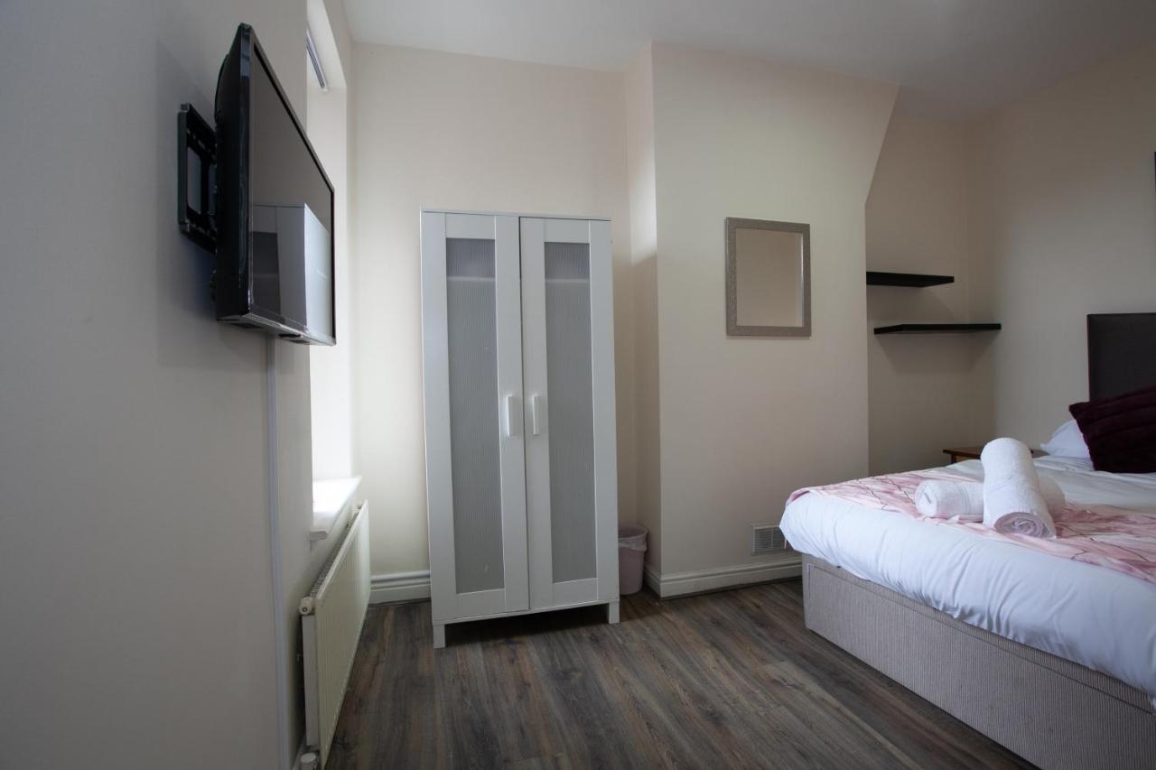 6 Bedroom House 10Min Drive From City Centre Mánchester Exterior foto