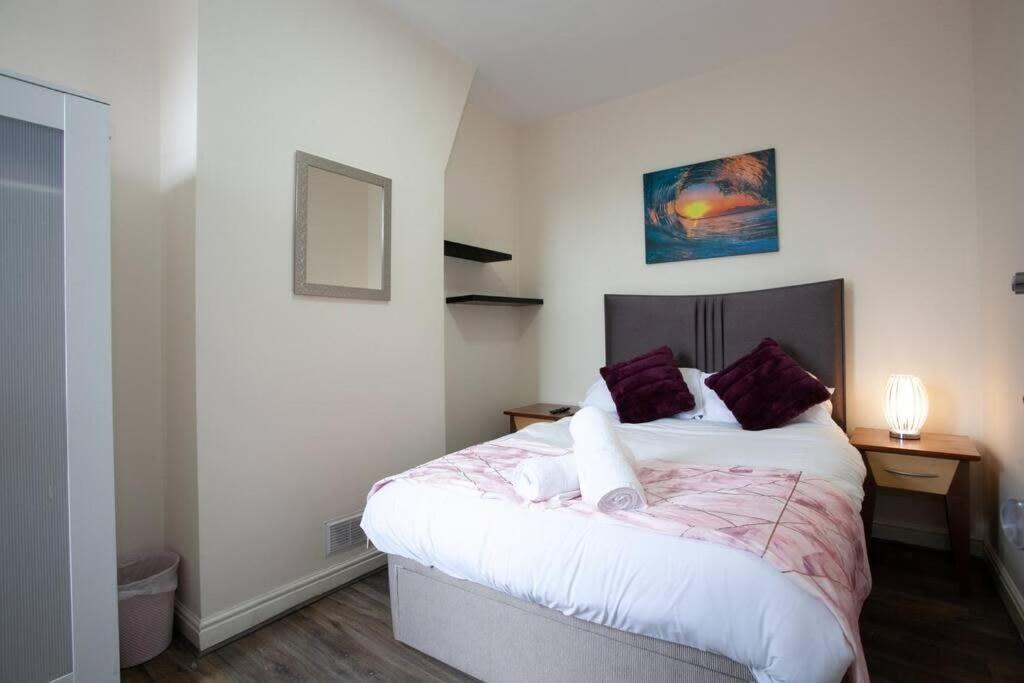 6 Bedroom House 10Min Drive From City Centre Mánchester Exterior foto